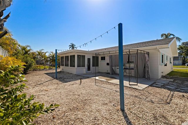 176 175TH AVENUE E, Redington Shores, FL 33708