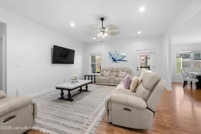 307 Bischoff Way, Shepherdsville, KY 40165