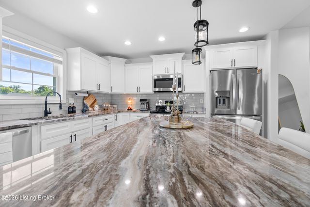 307 Bischoff Way, Shepherdsville, KY 40165