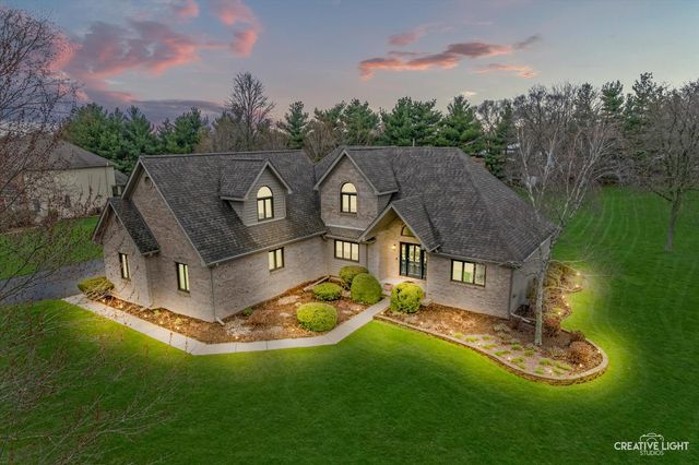 5 W Royal Oaks Drive, Bristol, IL 60512