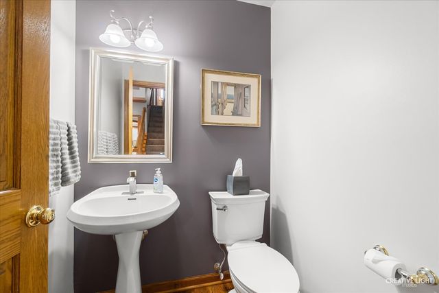 5 W Royal Oaks Drive, Bristol, IL 60512