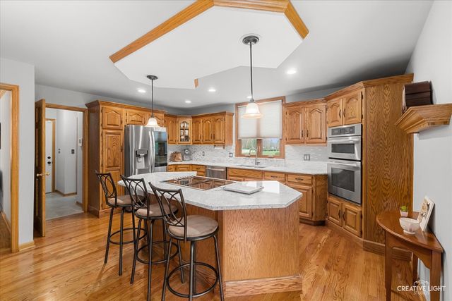 5 W Royal Oaks Drive, Bristol, IL 60512