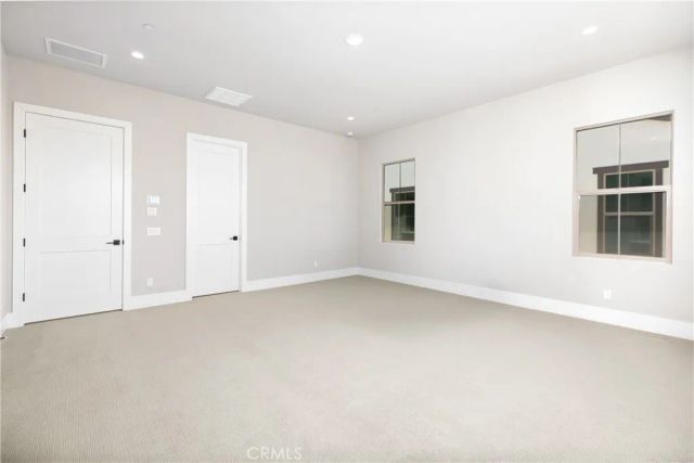 127 Oakstone, Irvine, CA 92618