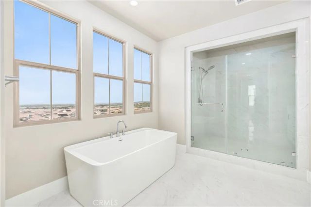 127 Oakstone, Irvine, CA 92618
