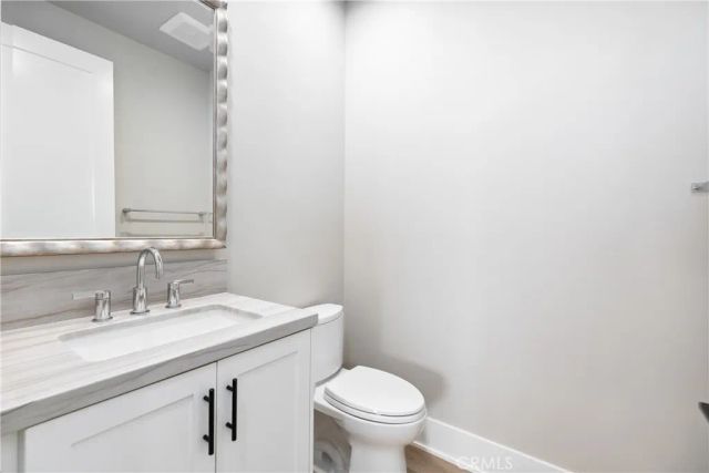 127 Oakstone, Irvine, CA 92618