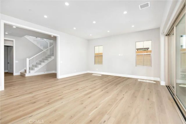 127 Oakstone, Irvine, CA 92618