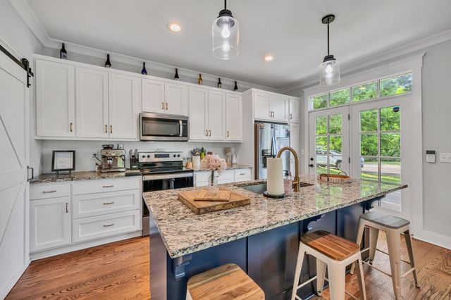 219 McCreary Heights, Dickson, TN 37055