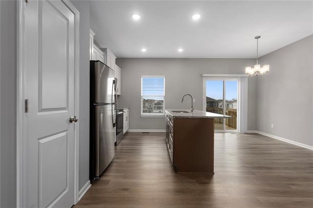 900 SW Redbird Court, Oak Grove, MO 64075