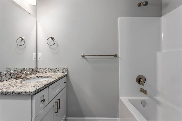 900 SW Redbird Court, Oak Grove, MO 64075