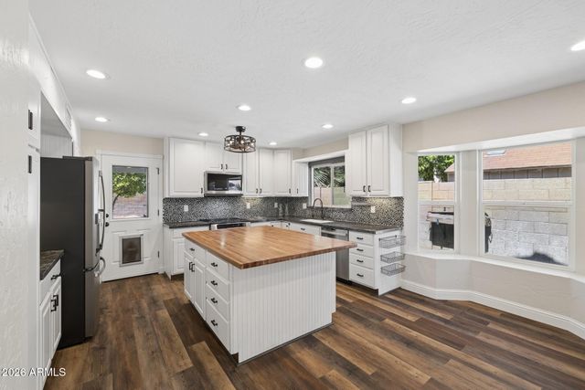 1948 E LOS ARBOLES Drive, Tempe, AZ 85284