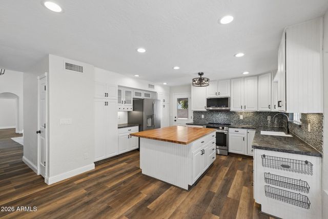 1948 E LOS ARBOLES Drive, Tempe, AZ 85284