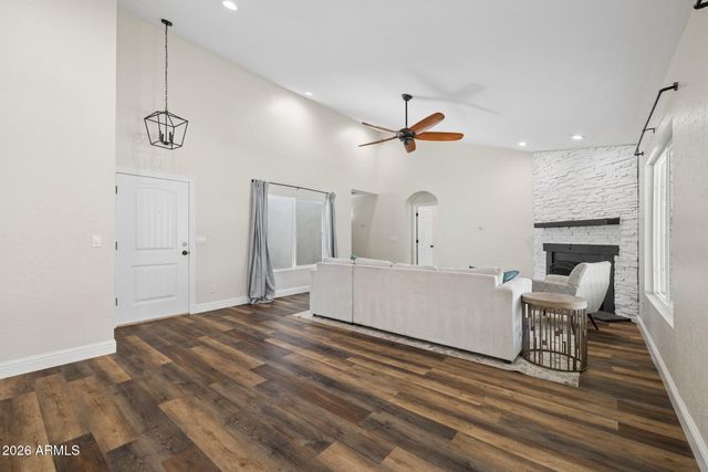 1948 E LOS ARBOLES Drive, Tempe, AZ 85284