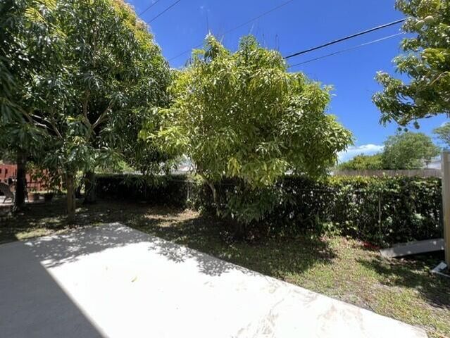 239 Leland Lane, Greenacres, FL 33463