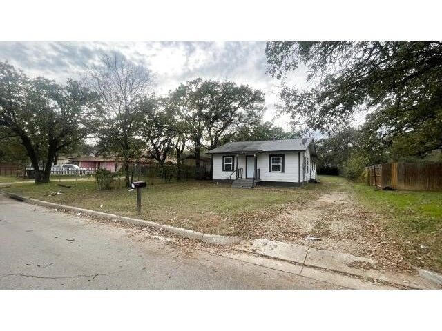 4518 Erath Street, Fort Worth, TX 76119