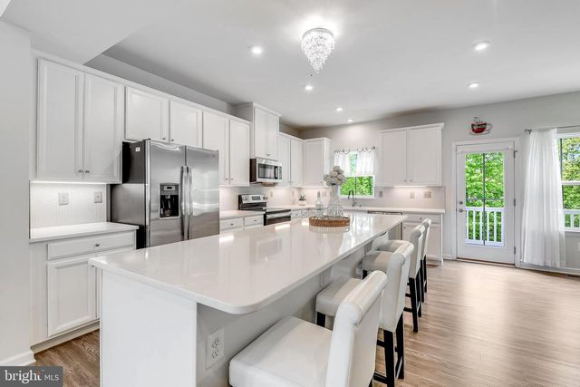 564 KATHERINE AVE, Baltimore, MD 21221