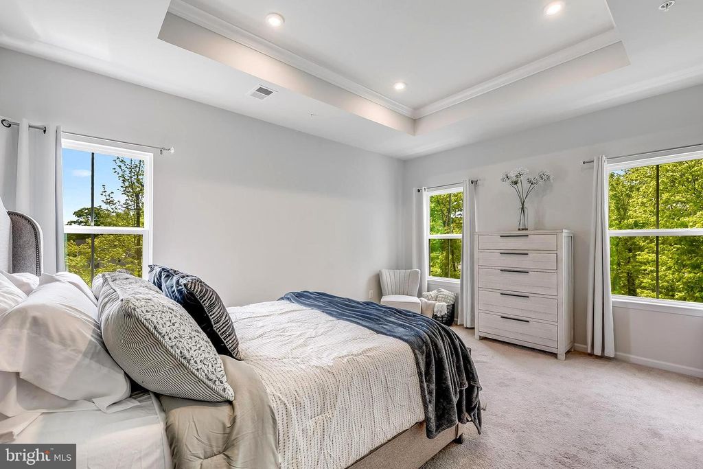Image 23 of property listing at 564 KATHERINE AVE, Baltimore, MD 21221