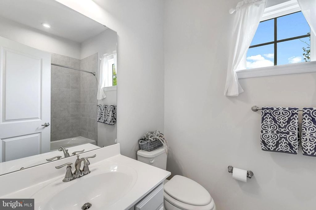 Image 29 of property listing at 564 KATHERINE AVE, Baltimore, MD 21221