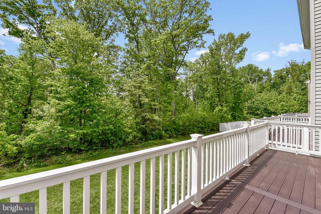 Image 8 of property listing at 564 KATHERINE AVE, Baltimore, MD 21221