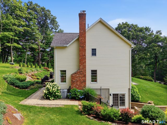 10 Sundance Road, New Milford, CT 06776