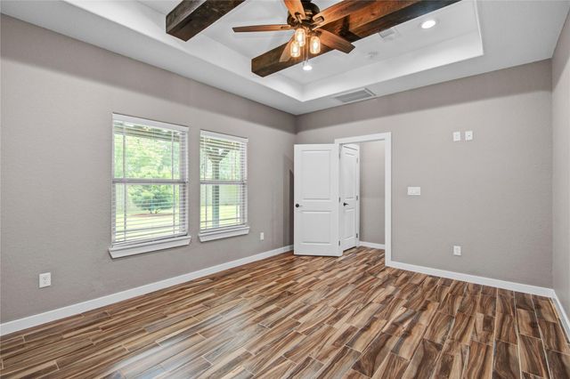 410 Winding Way Street, Lake Jackson, TX 77566