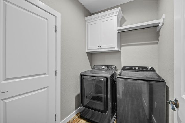 410 Winding Way Street, Lake Jackson, TX 77566