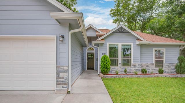 410 Winding Way Street, Lake Jackson, TX 77566