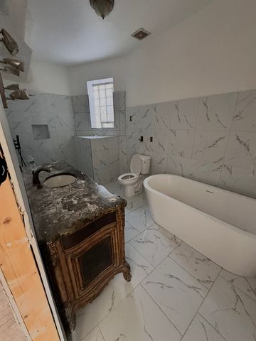 4718 S Langley Avenue, Chicago, IL 60615