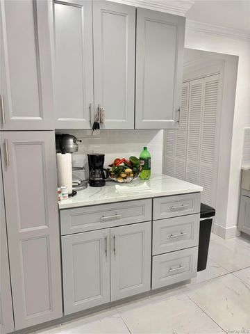 66 Valentine Street, Glen Cove, NY 11542