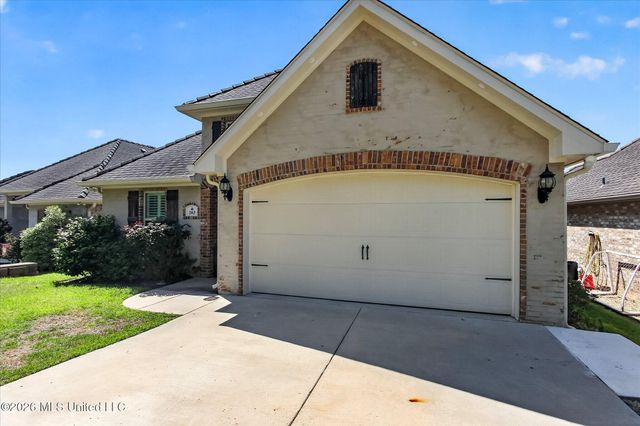 263 Country Club Circle, Diamondhead, MS 39525