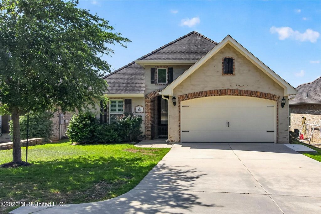 263 Country Club Circle, Diamondhead, MS 39525