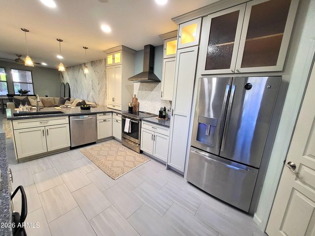 15221 N CLUBGATE Drive 1128, Scottsdale, AZ 85254