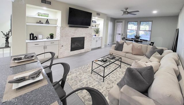 15221 N CLUBGATE Drive 1128, Scottsdale, AZ 85254