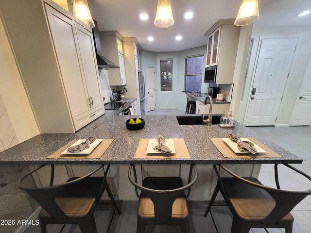 15221 N CLUBGATE Drive 1128, Scottsdale, AZ 85254