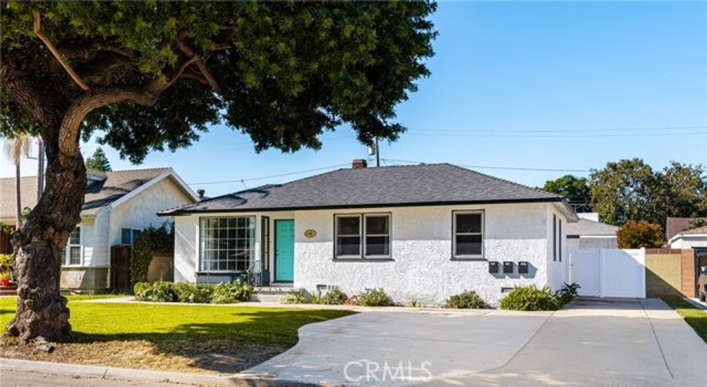 4851 Faculty Avenue, Long Beach, CA 90808