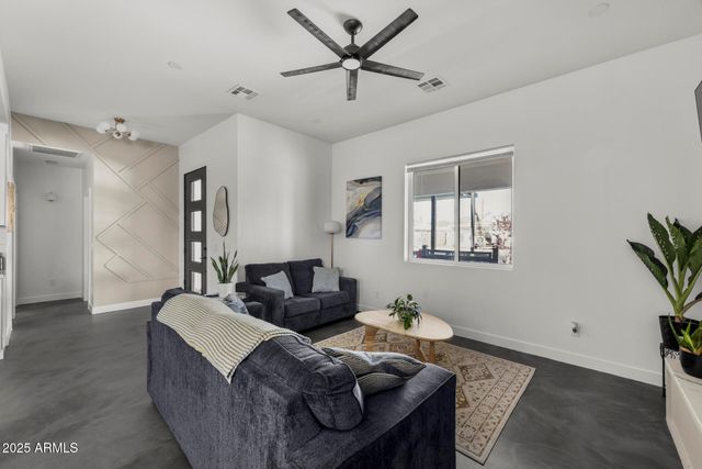 1211 E HAYWARD Avenue, Phoenix, AZ 85020