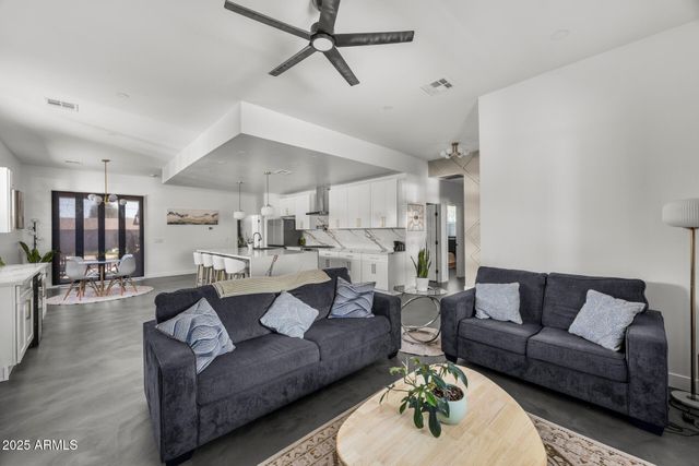 1211 E HAYWARD Avenue, Phoenix, AZ 85020