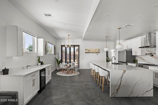 1211 E HAYWARD Avenue, Phoenix, AZ 85020