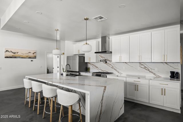 1211 E HAYWARD Avenue, Phoenix, AZ 85020