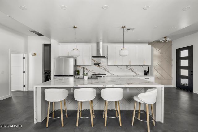 1211 E HAYWARD Avenue, Phoenix, AZ 85020