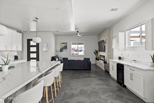 1211 E HAYWARD Avenue, Phoenix, AZ 85020