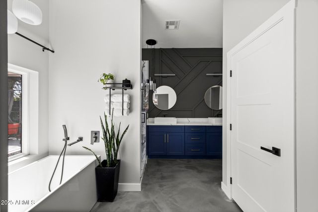 1211 E HAYWARD Avenue, Phoenix, AZ 85020