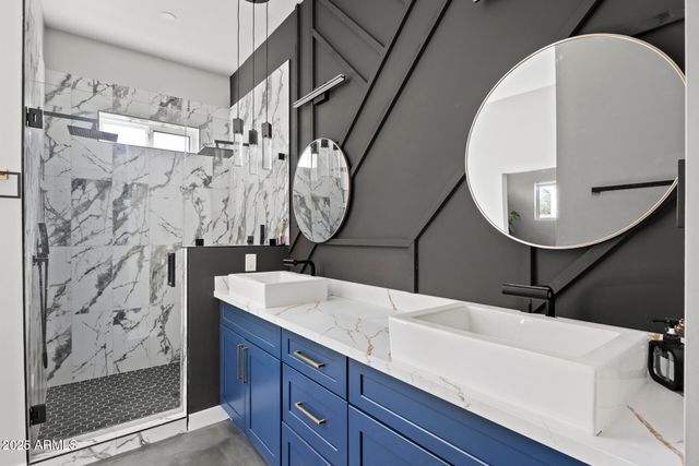 1211 E HAYWARD Avenue, Phoenix, AZ 85020