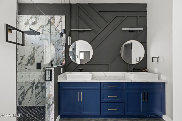 1211 E HAYWARD Avenue, Phoenix, AZ 85020