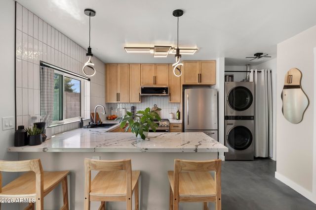 1211 E HAYWARD Avenue, Phoenix, AZ 85020