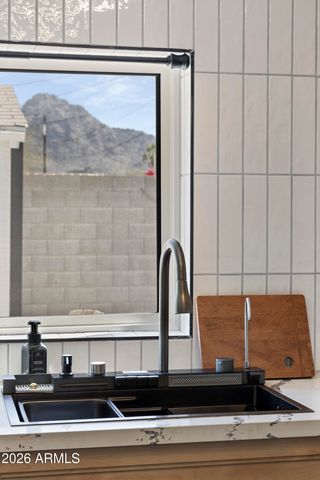 1211 E HAYWARD Avenue, Phoenix, AZ 85020