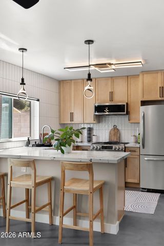 1211 E HAYWARD Avenue, Phoenix, AZ 85020