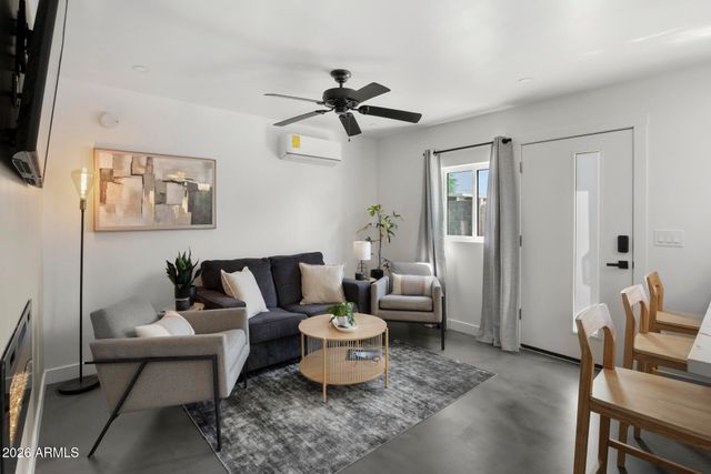 1211 E HAYWARD Avenue, Phoenix, AZ 85020