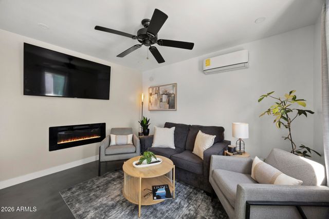 1211 E HAYWARD Avenue, Phoenix, AZ 85020