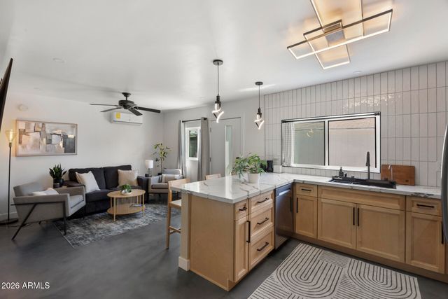 1211 E HAYWARD Avenue, Phoenix, AZ 85020