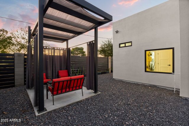 1211 E HAYWARD Avenue, Phoenix, AZ 85020